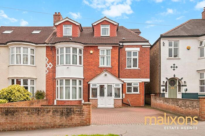8 Bedroom Semi-Detached House For Sale In Howden Road, London, SE25