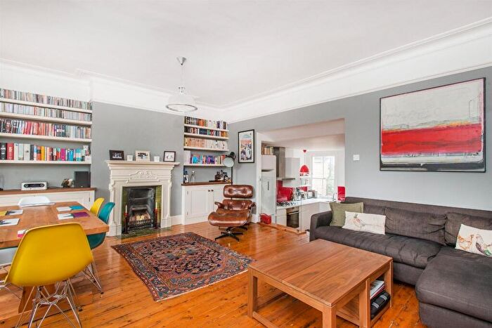 2 Bedroom Apartment To Rent In Elmwood Road, Herne Hill, London, SE24