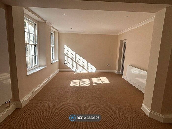 2 Bedroom Flat To Rent In Mecklenburgh Square, London, WC1N