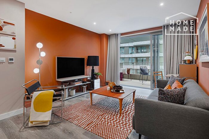 2 Bedroom Flat To Rent In Coppermaker Square, Aarons Building, E20