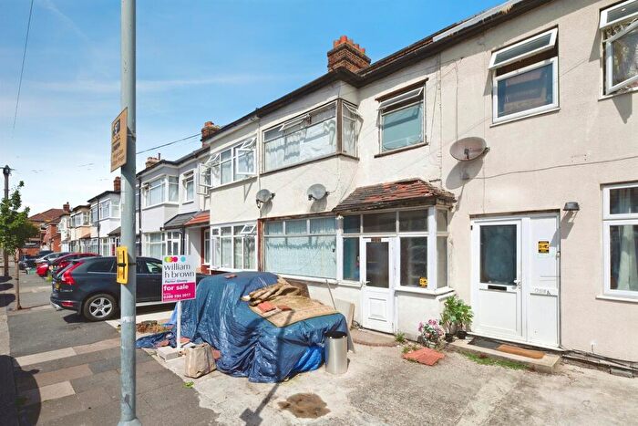 3 Bedroom Terraced House For Sale In Mortlake Road, Ilford, IG1