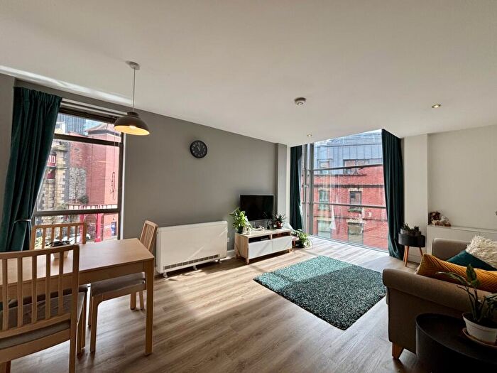 2 Bedroom Apartment For Sale In Deansgate Quay, Manchester, M3