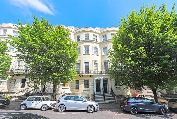 1 Bedroom Apartment For Sale In Brunswick Place, Hove, BN3