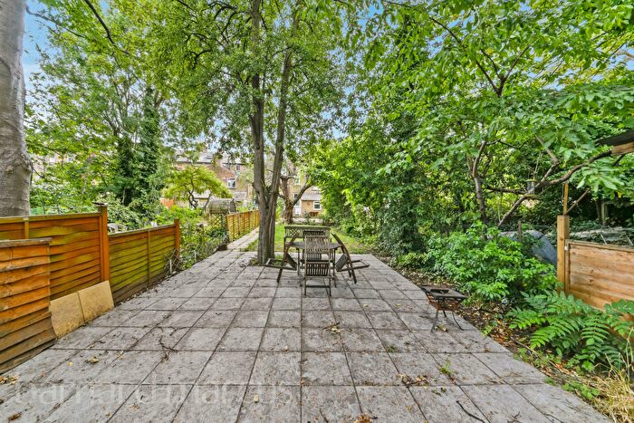 2 Bedroom Flat To Rent In Grove Park Road, West Green Road, N15