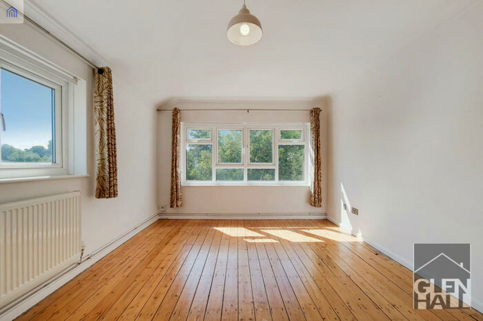 1 Bedroom Flat To Rent In Coppies Grove, London, N11