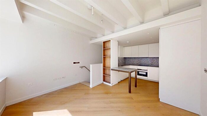 1 Bedroom Flat To Rent In Wood Lane, London, W12