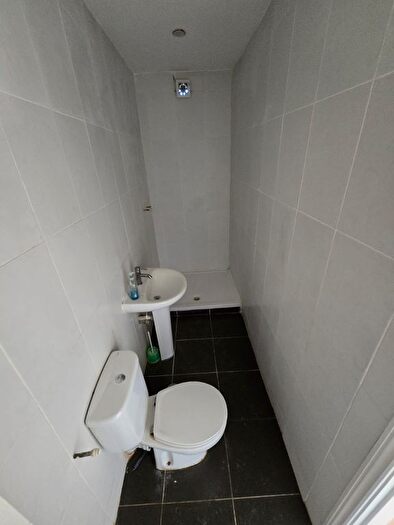4 Bedroom Terraced House To Rent In Rosebery Street, Leicester, LE5