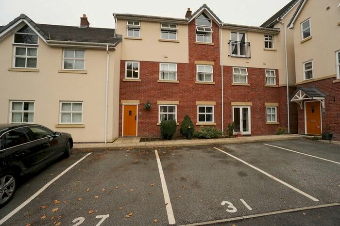 2 Bedroom Flat To Rent In Clarendon Gardens, Bromley Cross, Bolton BL7