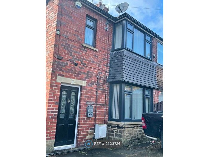 3 Bedroom Semi-Detached House To Rent In Glenhurst Drive, Keighley, BD21