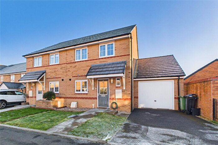 3 Bedroom Semi Detached House For Sale In Polden Walk, Midsomer Norton, Radstock, Somerset, BA3