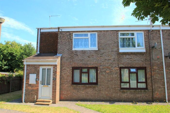2 Bedroom Maisonette To Rent In Wolfe Close, Barry, CF63