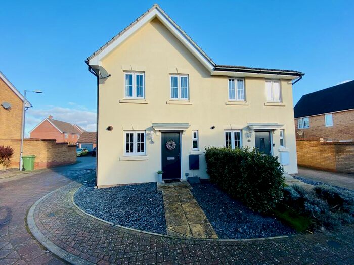 2 Bedroom Semi-Detached House To Rent In Heron Road, NR8