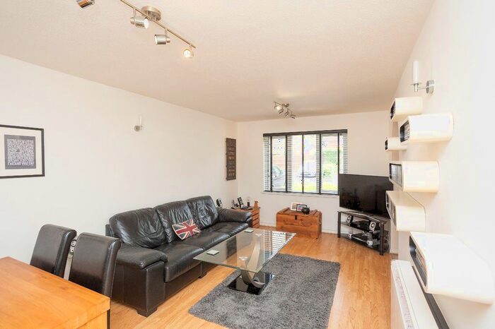 1 Bedroom Flat To Rent In Hunters Lane, Leavesden, Watford, Hertfordshire, WD25