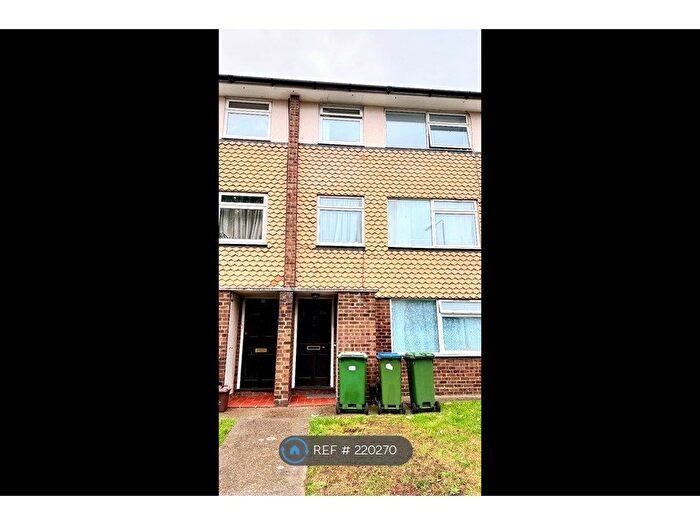 3 Bedroom Flat To Rent In Station Road, Sidcup, DA15