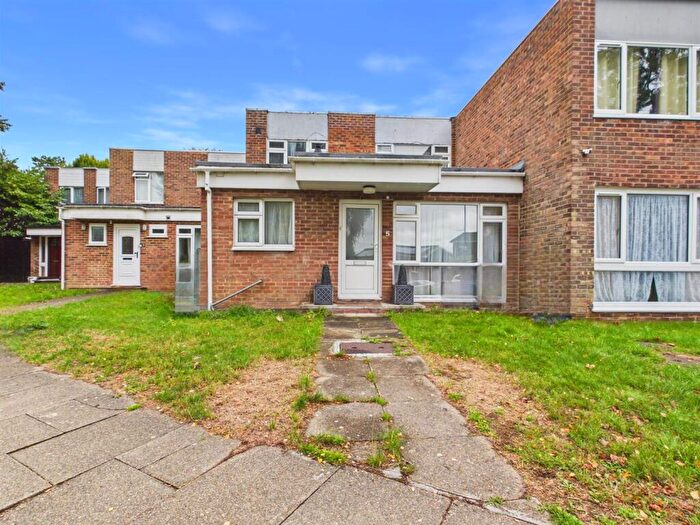 4 Bedroom House For Sale In Rutherwick Rise, Coulsdon, CR5