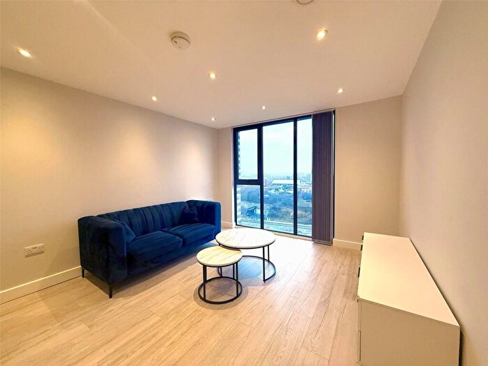 2 Bedroom Flat To Rent In Regent Plaza Block B, Oldfield Road, Salford, M5