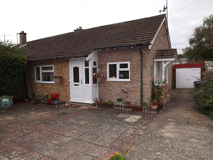 2 Bedroom Bungalow To Rent In Poplar Close, Cambridge, CB22