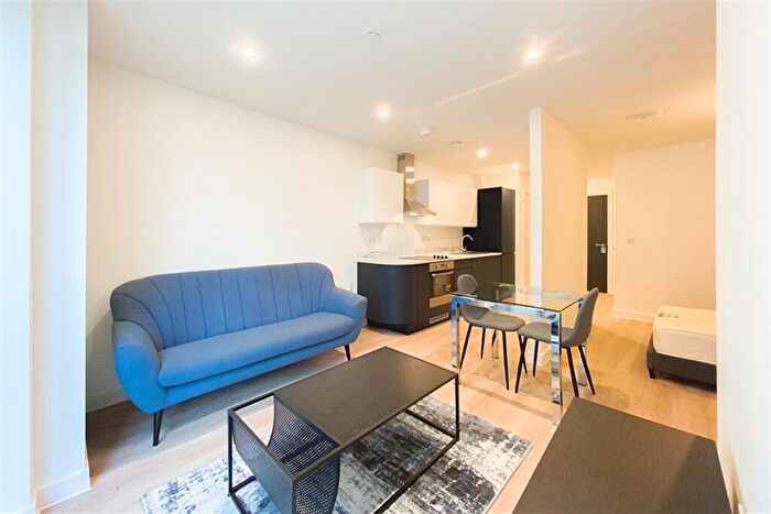 1 Bedroom Apartment To Rent In Exchange Point, Embankment West, M3