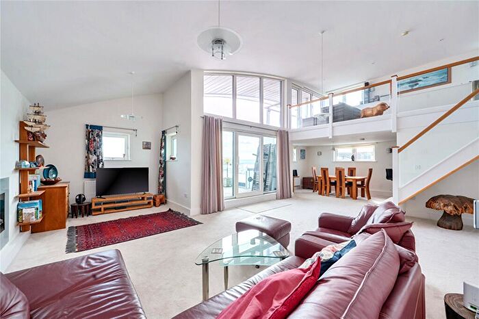 4 Bedroom Apartment For Sale In The Quay, Poole, Dorset, BH15