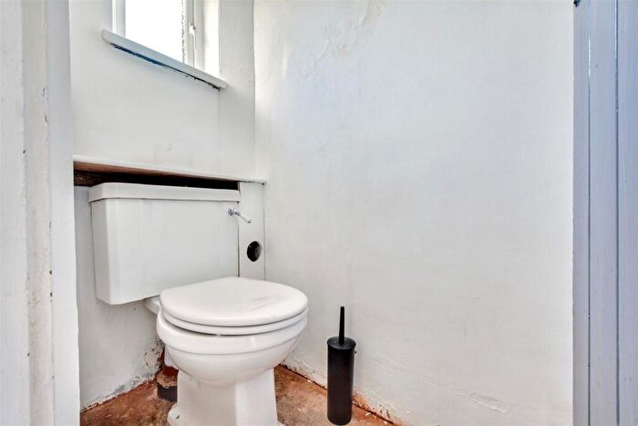 3 Bedroom Terraced House For Sale In Worrall Avenue, Arnold, NG5