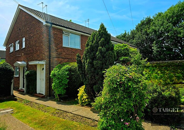 2 Bedroom Maisonette To Rent In Ousden Close, EN8