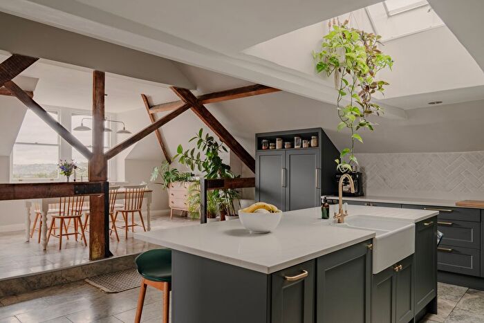 3 Bedroom Maisonette For Sale In Bannerleigh House, Bristol, Avon, BS8