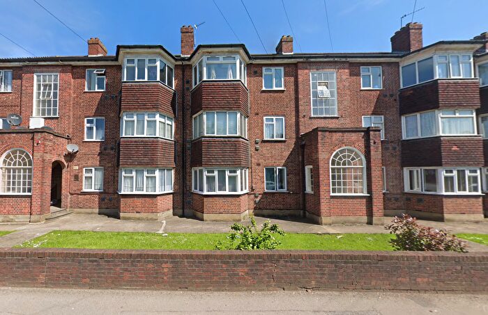 2 Bedroom Flat For Sale In Masons Avenue, Harrow, HA3