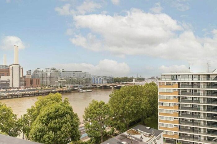 3 Bedroom Flat To Rent In Ripley House, Churchill Gardens, London, SW1V