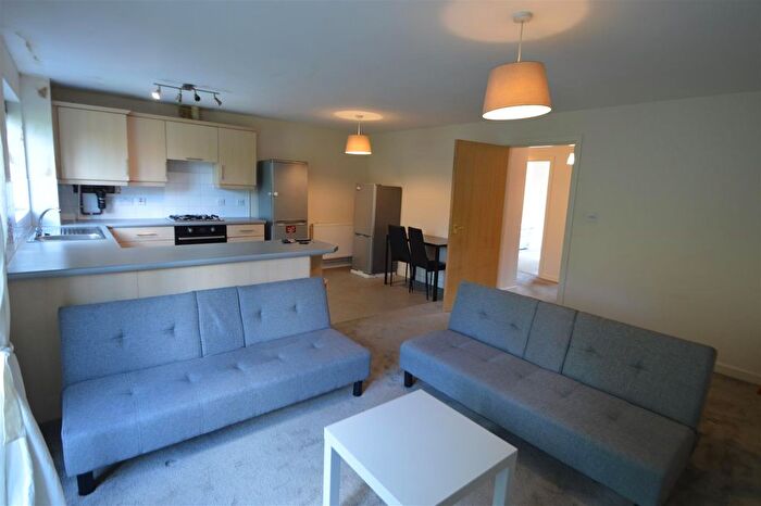 2 Bedroom Flat To Rent In Newbold Walk, Manchester, M15