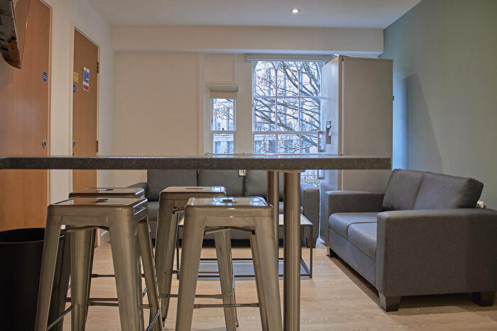 3 Bedroom Apartment To Rent In Cumberland Street, Bristol, BS2