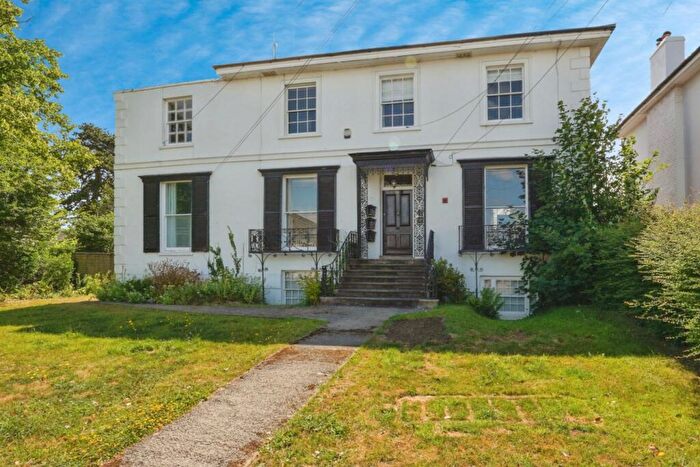 2 Bedroom Apartment For Sale In Hales Road, Cheltenham, Gloucestershire, GL52