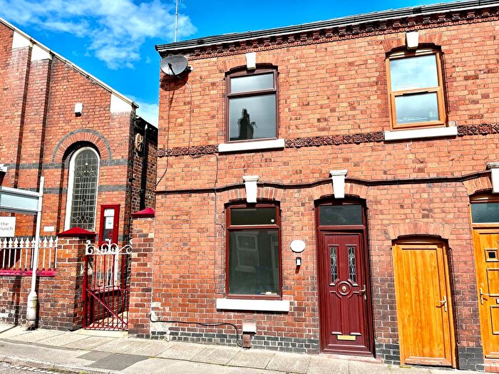 3 Bedroom End Terrace House To Rent In Victoria Street, Chesterton, ST5