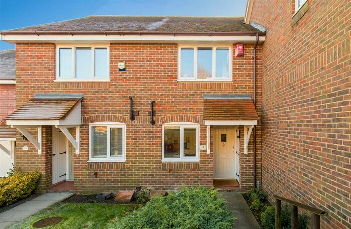2 Bedroom End Of Terrace House To Rent In Black Eagle Close, Westerham, TN16