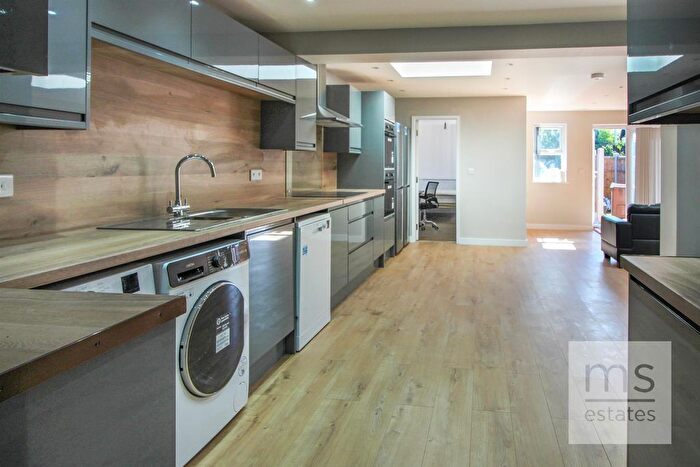 6 Bedroom Terraced House To Rent In Forsythia Gardens, Nottingham, NG7