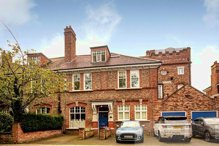 3 Bedroom Flat To Rent In The Grove (Flat ), Gosforth, Newcastle Upon Tyne, NE3