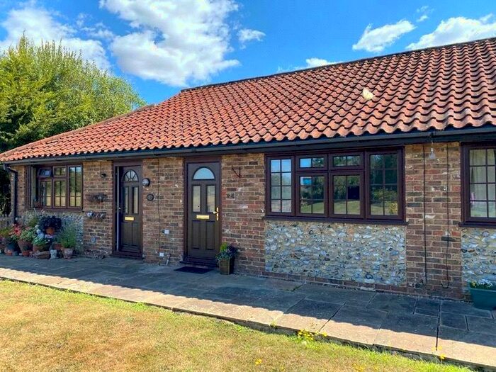 1 Bedroom Bungalow To Rent In Woodcote Lane, Wick, Littlehampton, West Sussex, BN17