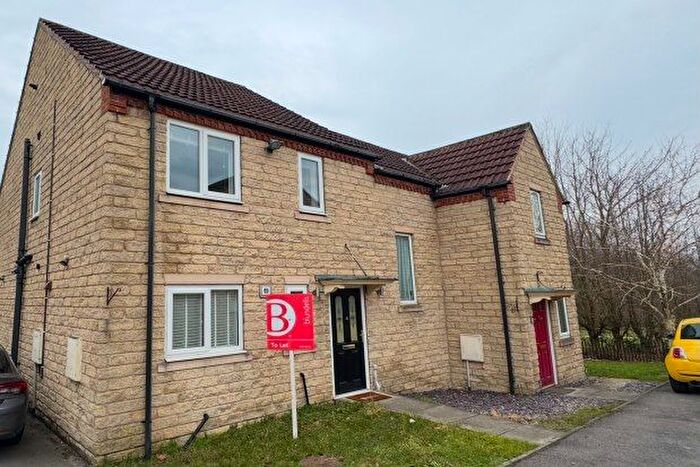 3 Bedroom Semi-Detached House To Rent In Oak Tree Close, Rotherham, S66