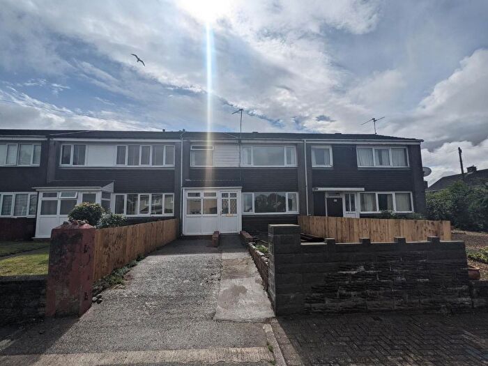 3 Bedroom Property To Rent In Cedar Way, Penarth, CF64