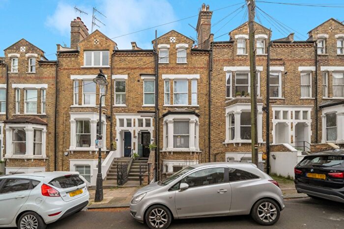 2 Bedroom Flat For Sale In Wembury Road, Highgate, London, N6