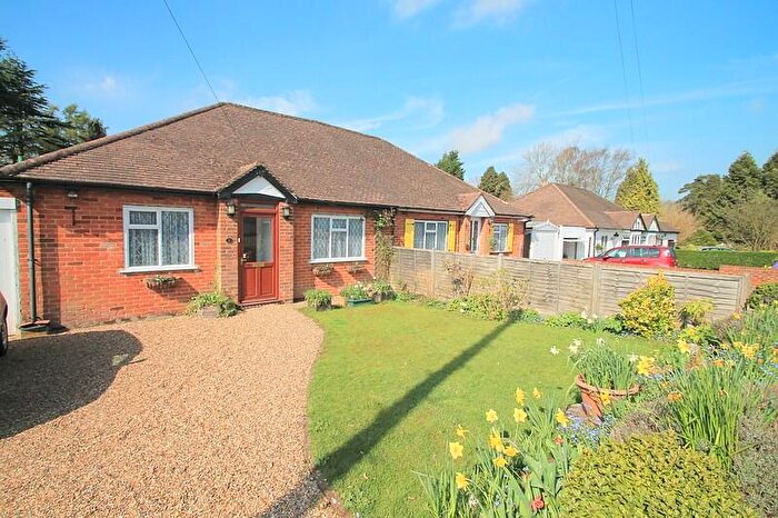 2 Bedroom Bungalow To Rent In Bedroom Semi Detached Bungalow In Chaldon, CR3