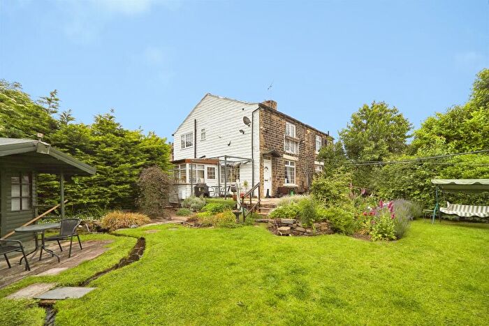 3 Bedroom End Of Terrace House For Sale In Fagley Lane, Bradford, BD2