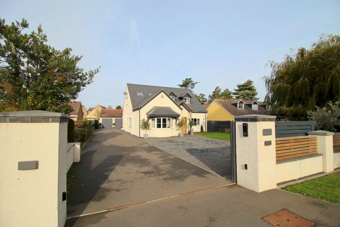 4 Bedroom Detached House For Sale In Station Road, Deeping St James, PE6