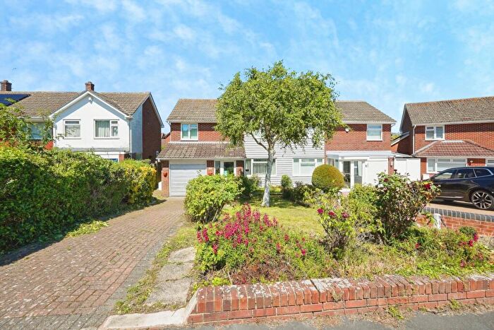 3 Bedroom Semi Detached House For Sale In Fairway Avenue, Folkestone, Kent, CT19
