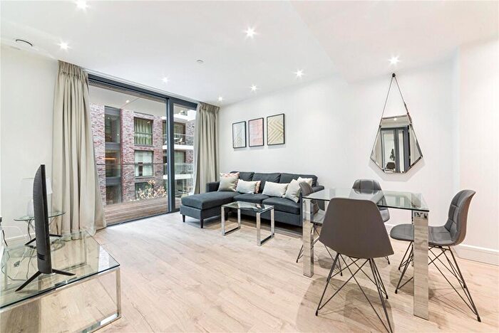 1 Bedroom Apartment To Rent In Piazza Walk, London, E1
