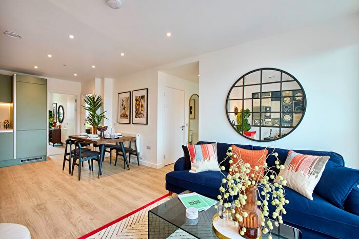 3 Bedroom Flat For Sale In Marshgate Lane, London, E15