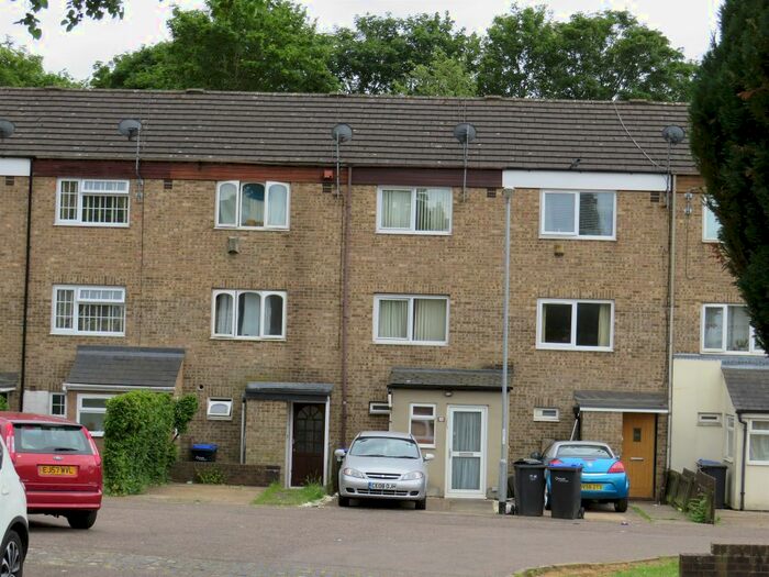 3 Bedroom Terraced House For Sale In Nethermead Court, Abington
