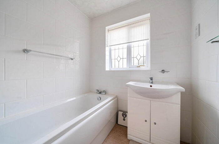 2 Bedroom Bungalow For Sale In Cromwell Court, Ashdene Close, Willerby, Hull, HU10