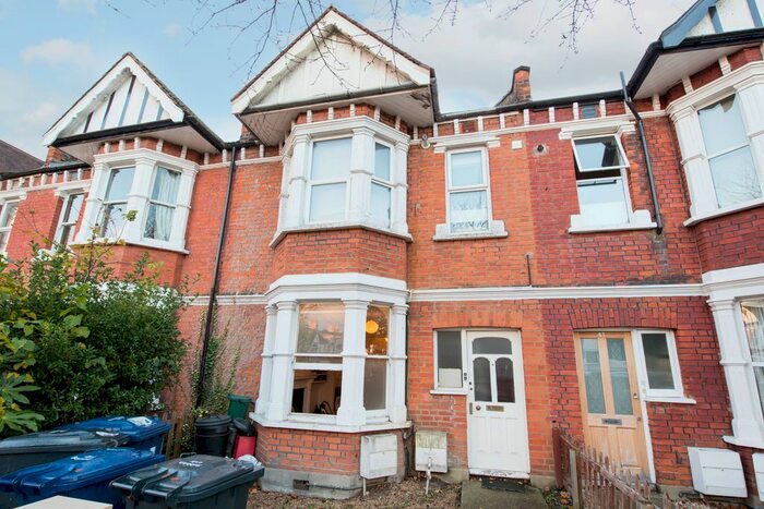 1 Bedroom Flat To Rent In Northcroft Road, London, W13
