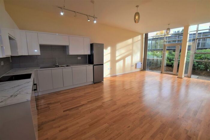 2 Bedroom Mews To Rent In Newsom Place, Hatfield Road, St Albans, AL1