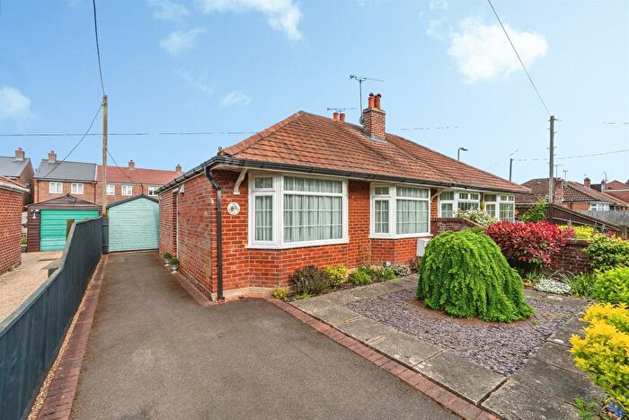 2 Bedroom Semi-Detached Bungalow For Sale In Brokenford Lane, Totton, Southampton, SO40